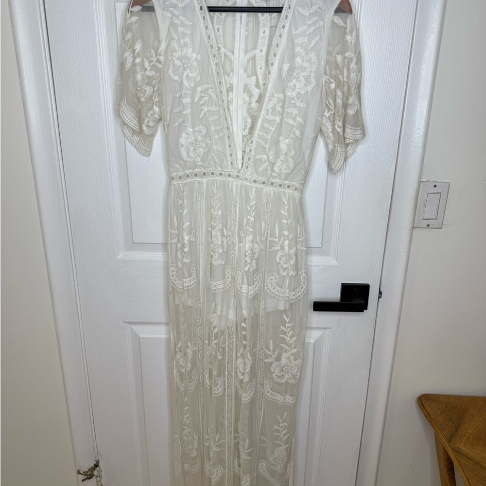 Elegant White Lace Maxi Dress